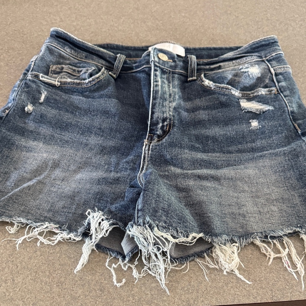 Distressed Denim Women Shorts size large Vervet never worn